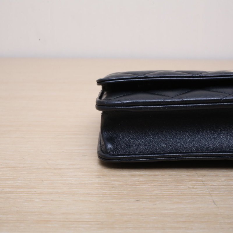 CHANEL CFWOC19黑色羊皮晶片開金扣金球調節扣肩帶肩背包-3