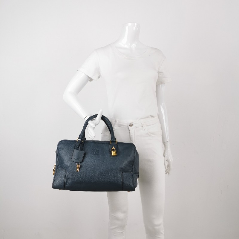 Loewe Amazona大號羊皮純色加固邊角手提包-1