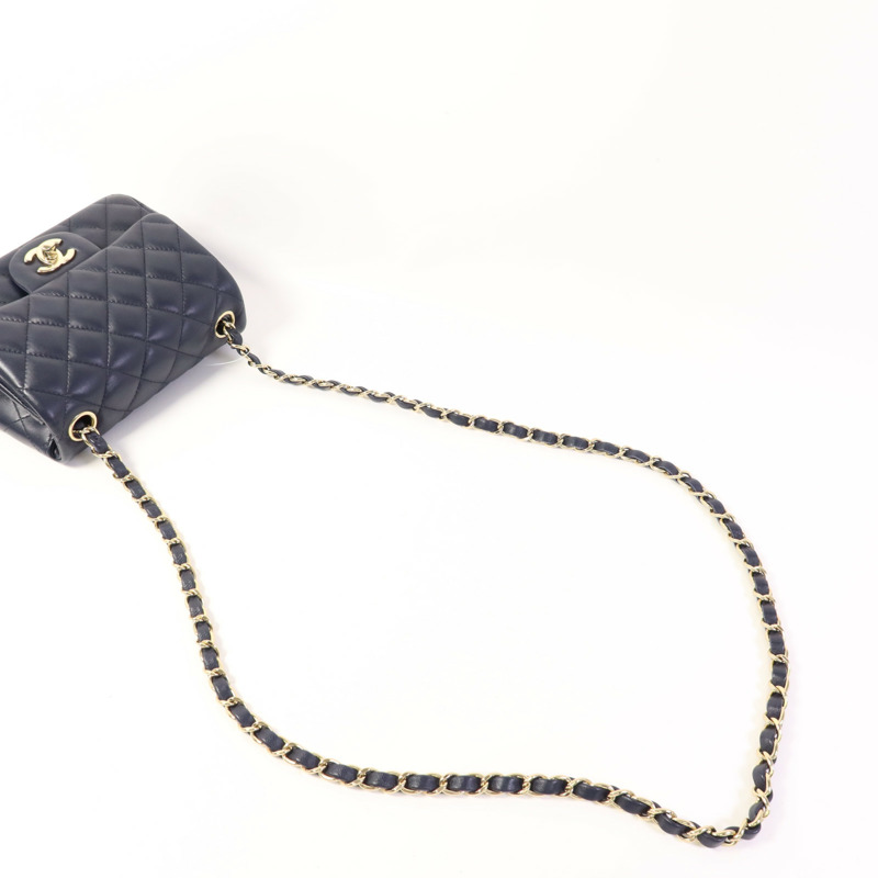 CHANEL 羊皮皮革Mini Classic 17金扣肩背袋-4
