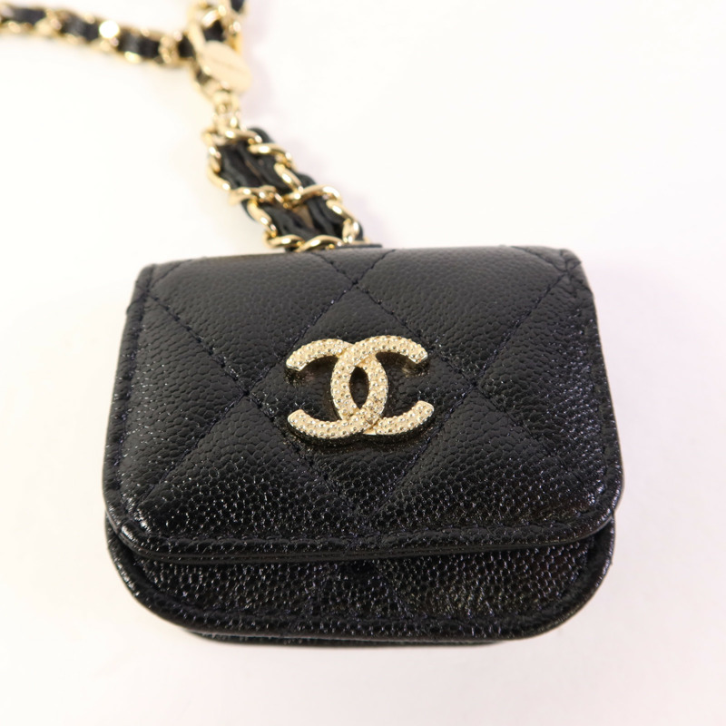CHANEL 牛皮皮革Phone and Airpods Case金扣手機袋-10