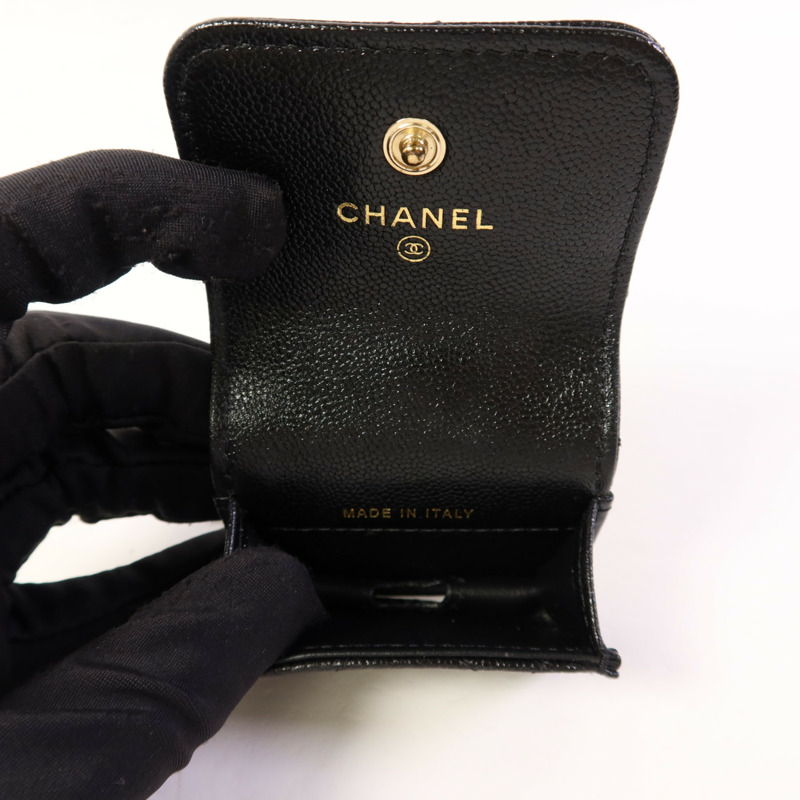 CHANEL 牛皮皮革Phone and Airpods Case金扣手機袋-11