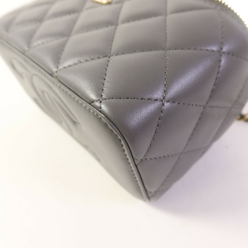 CHANEL 羊皮皮革Vanity Case金扣手挽肩背兩用袋-9
