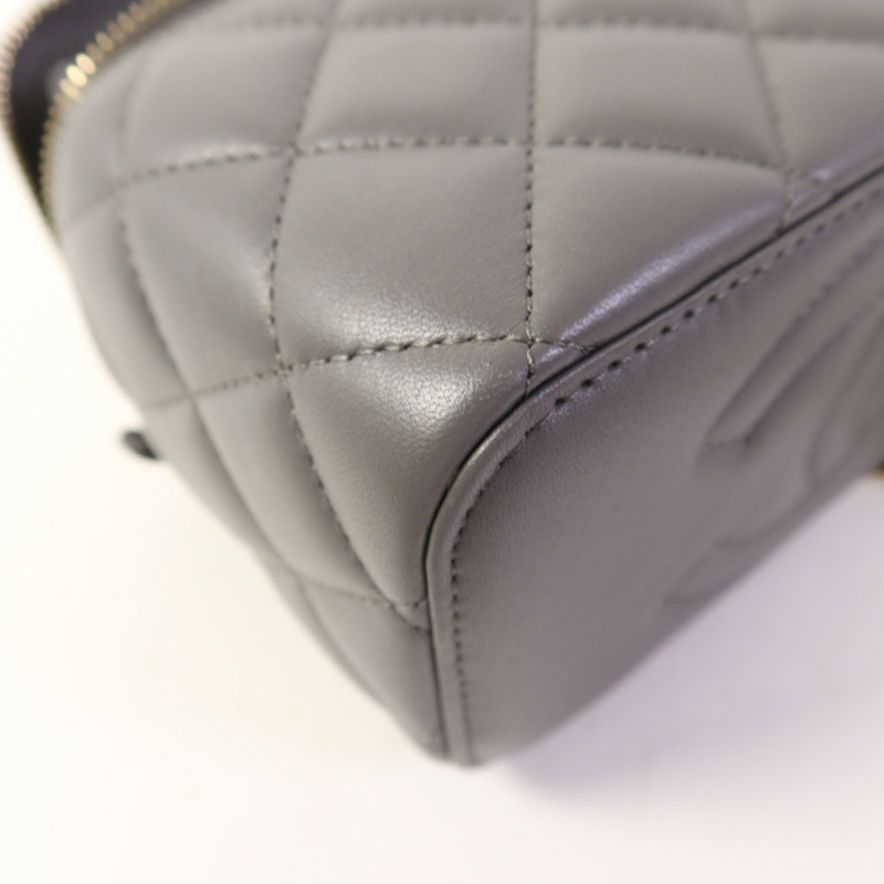 CHANEL 羊皮皮革Vanity Case金扣手挽肩背兩用袋-10