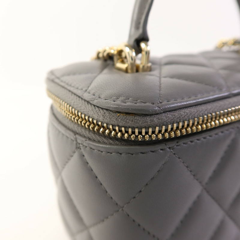 CHANEL 羊皮皮革Vanity Case金扣手挽肩背兩用袋-15