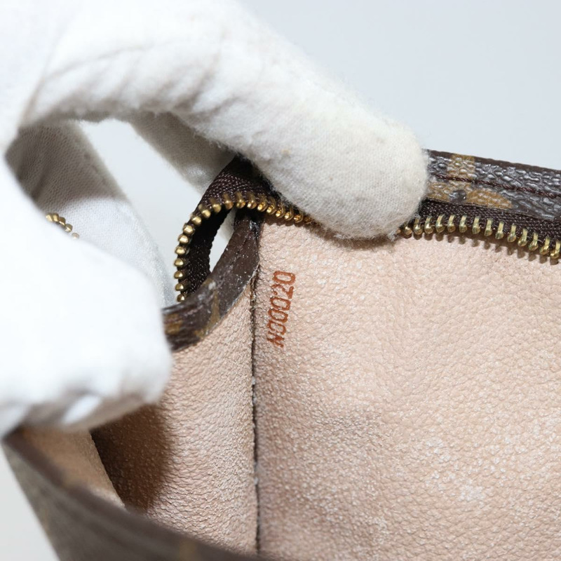 【日本直送】路易威登 Monogram Poche Toilette 19 手拿包 M47544 LV 正品 145689-11