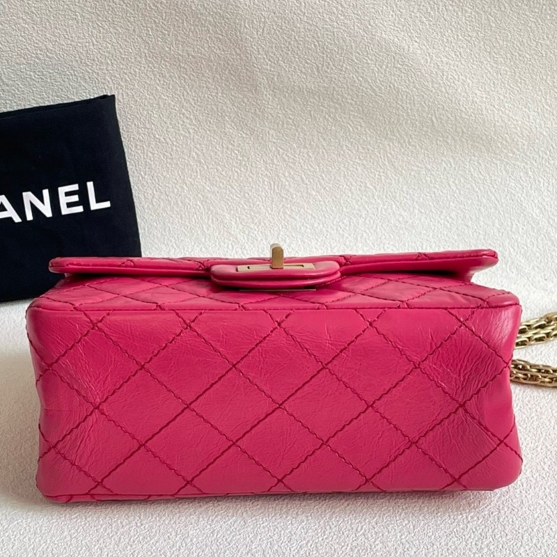 CHANEL 2.55 迷你款 玫粉色 經典菱格紋搭配復古金扣 油蠟牛皮 肩背包-3