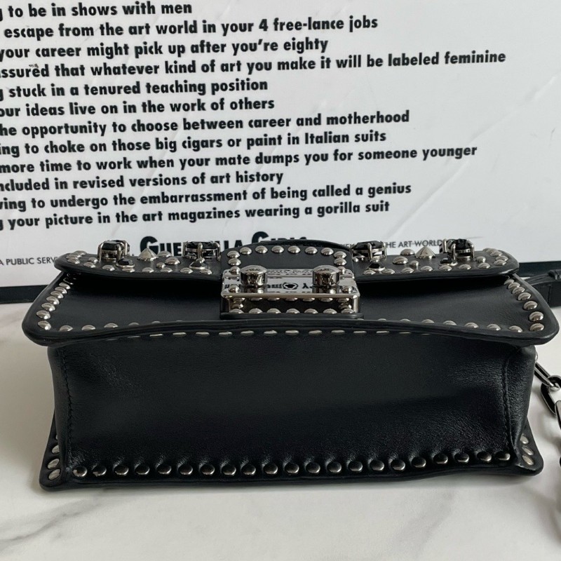 MIU MIU 🖤黑色 鉚釘 郵差包 手提包 肩背包-2