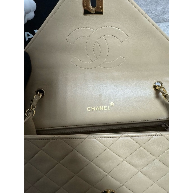 正品Chanel vintage奶茶色金釦口蓋包-10