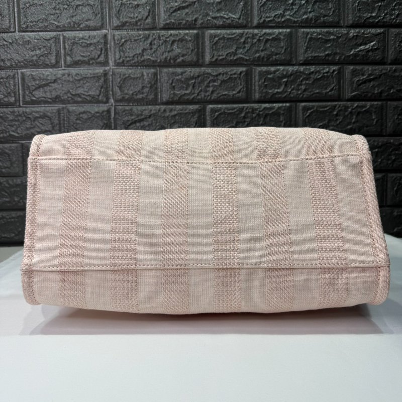 CHANEL 粉色沙灘托特包-8