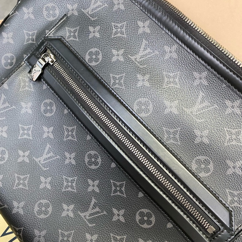 Louis Vuitton 男款 中號奧德賽 斜挎包 容量大 尺寸約39.0x 27.5x 14-1