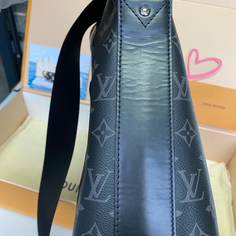 Louis Vuitton 男款 中號奧德賽 斜挎包 容量大 尺寸約39.0x 27.5x 14-3