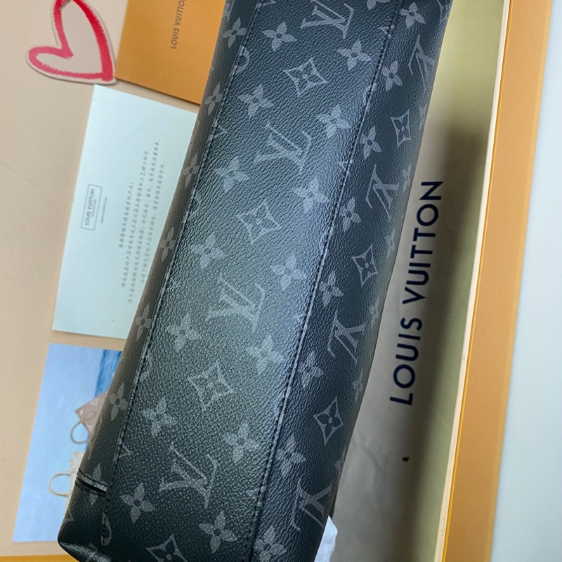 Louis Vuitton 男款 中號奧德賽 斜挎包 容量大 尺寸約39.0x 27.5x 14-6