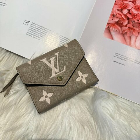 全新 LV Victorine 錢包