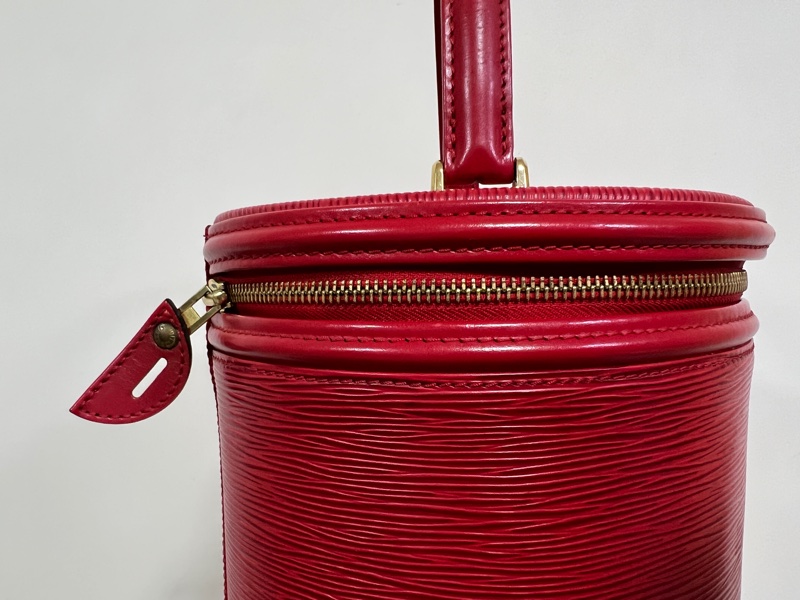 中古Louis Vuitton Epi Cannes 紅色手提包化妝袋收藏品-1