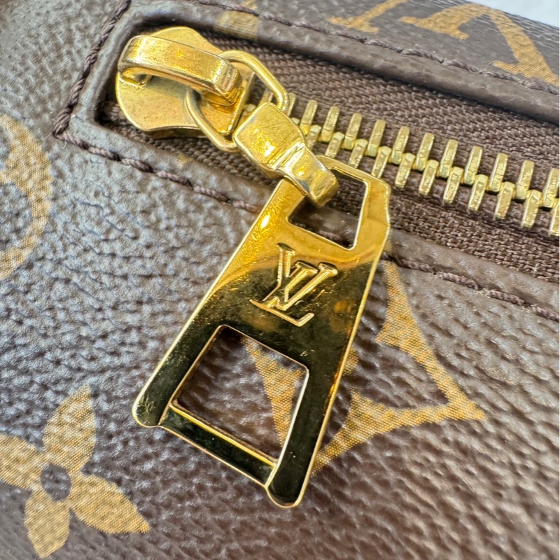 Lv腰包胸口💼-14