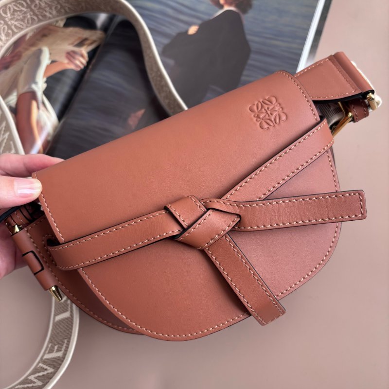::LOEWE:: 棕褐色 你柔軟小牛皮緹花 Gate Dual 包款-0