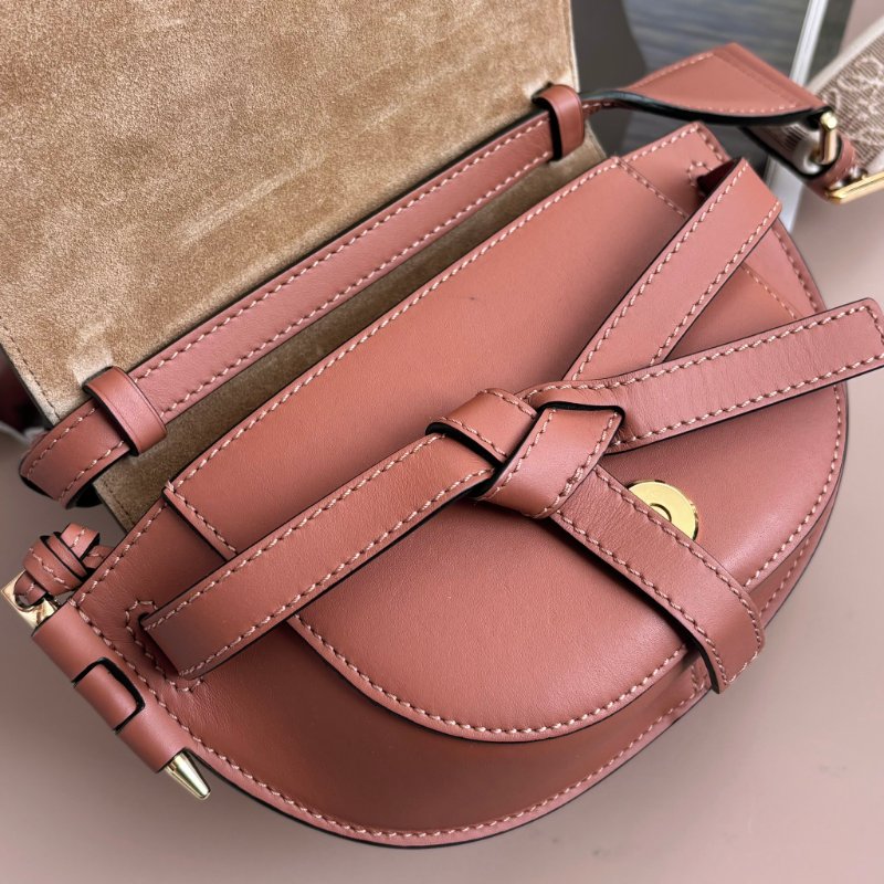 ::LOEWE:: 棕褐色 你柔軟小牛皮緹花 Gate Dual 包款-10