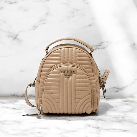 莉亞精品♡ Prada 後背包 奶茶色 二手美包