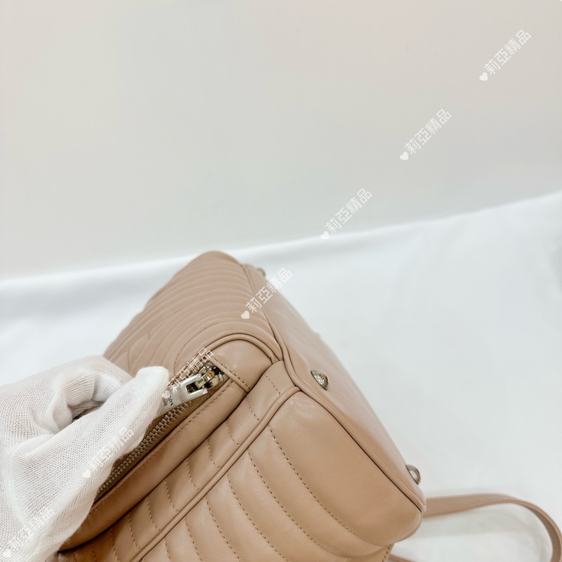 莉亞精品♡ Prada 後背包 奶茶色 二手美包-11