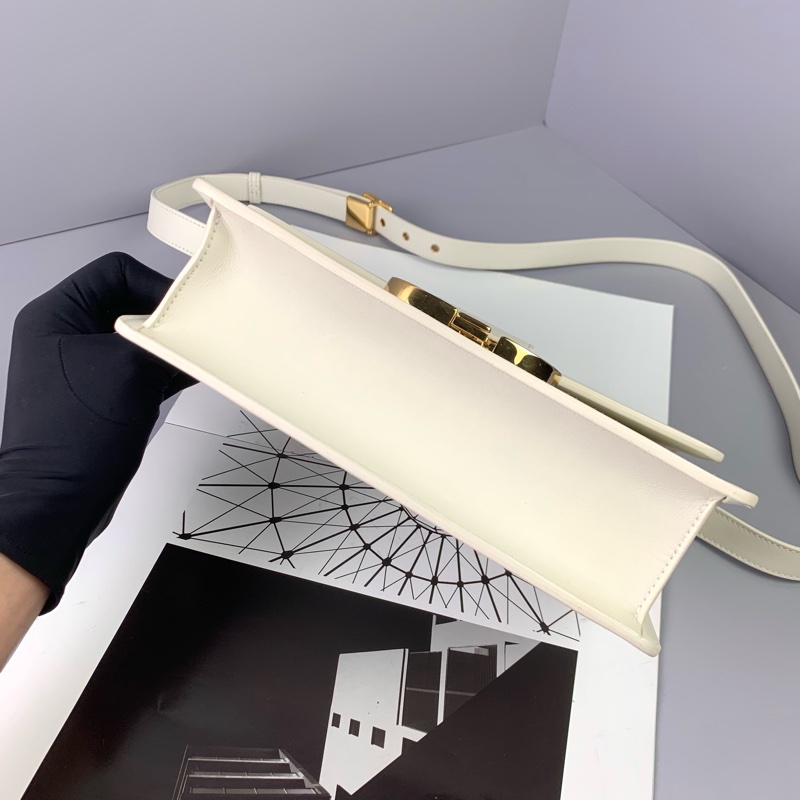 ◻️Dior蒙田30經典白色全皮斜背包-2