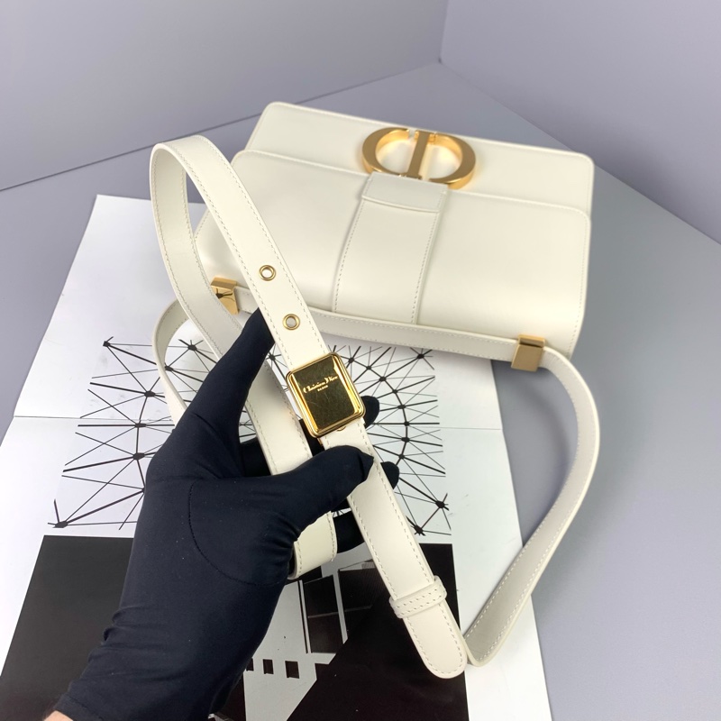 ◻️Dior蒙田30經典白色全皮斜背包-15