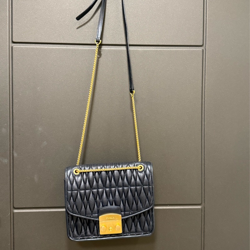 Furla Metropolis Crossbody Cometa 小羊皮皺摺鎖鏈條包-3