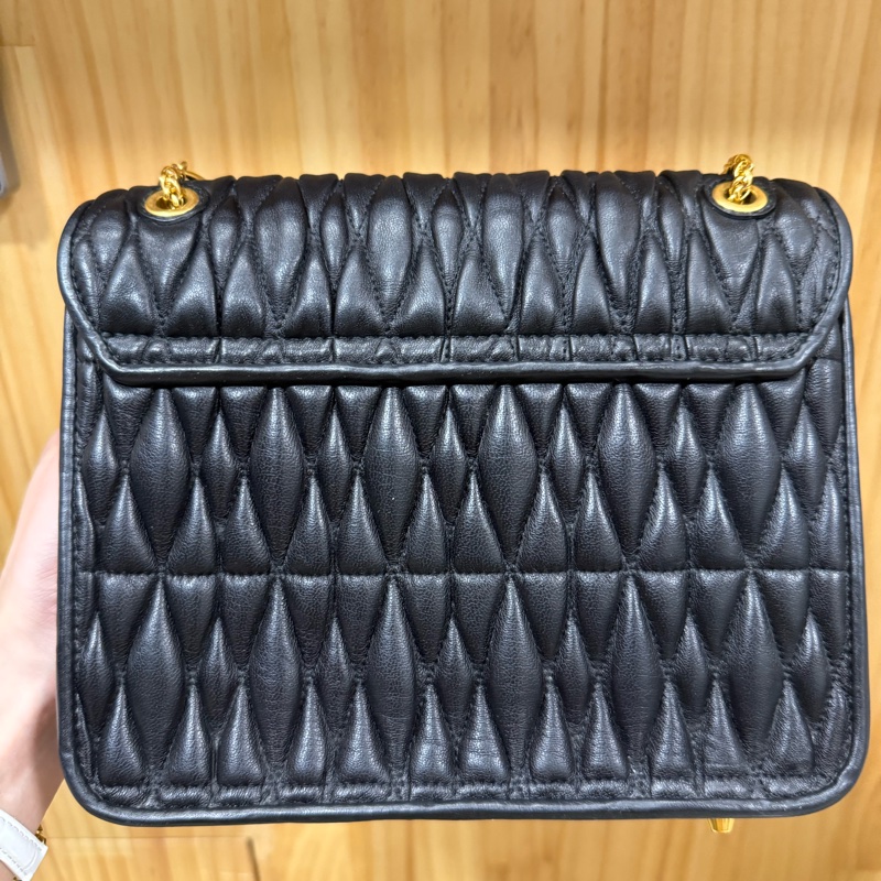 Furla Metropolis Crossbody Cometa 小羊皮皺摺鎖鏈條包-7