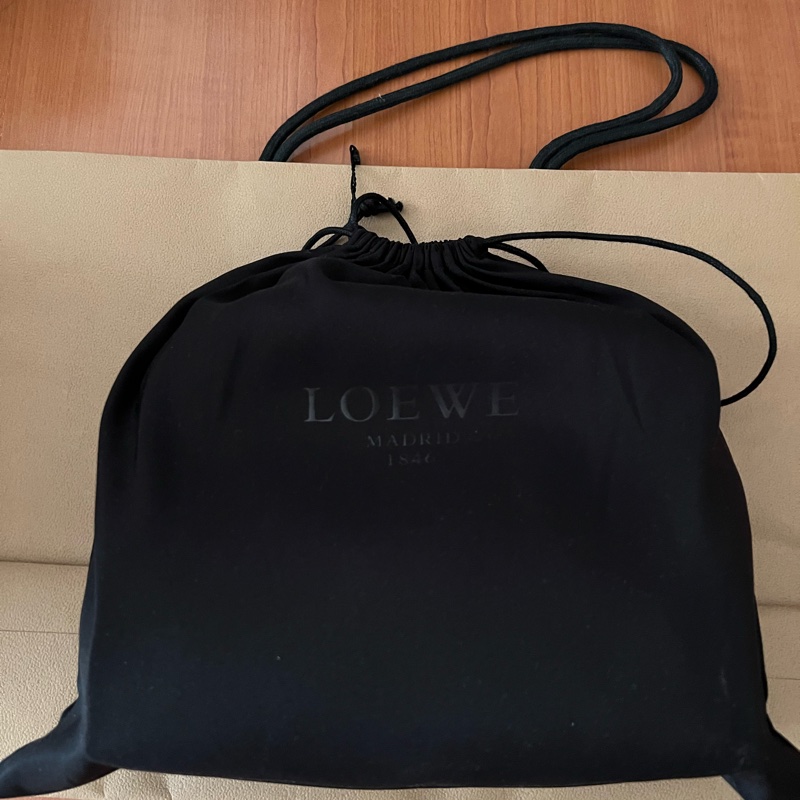 LOEWE流蘇包-1