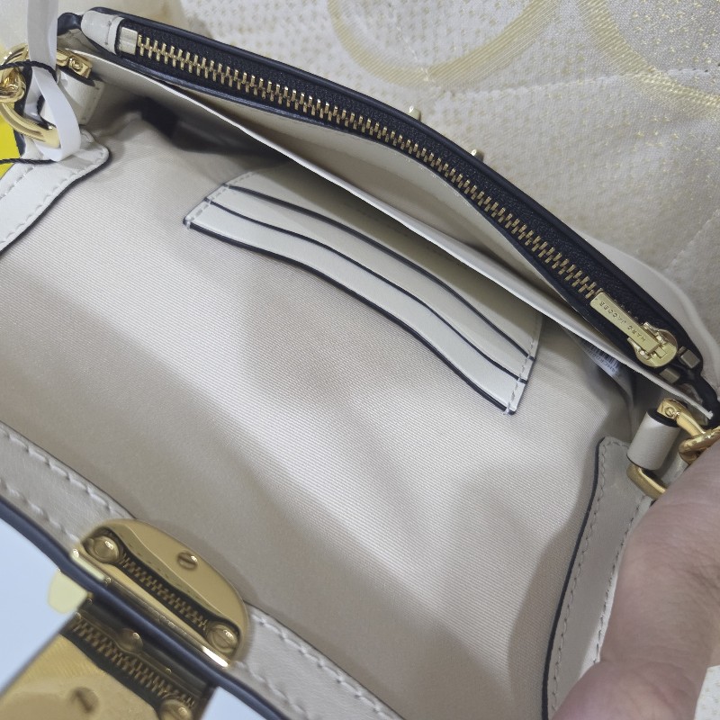 100%全新!Marc jacobs 專櫃款 迷你肩背包 附背帶-11