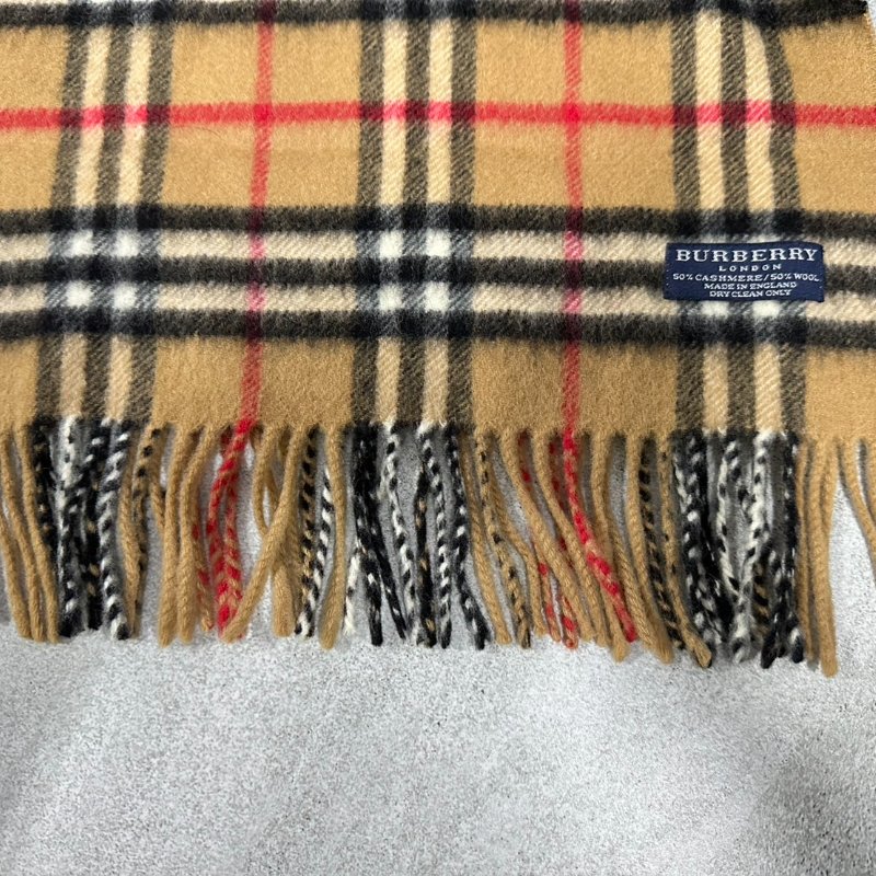 BURBERRY經典格紋羔羊毛圍巾 極美✨-8