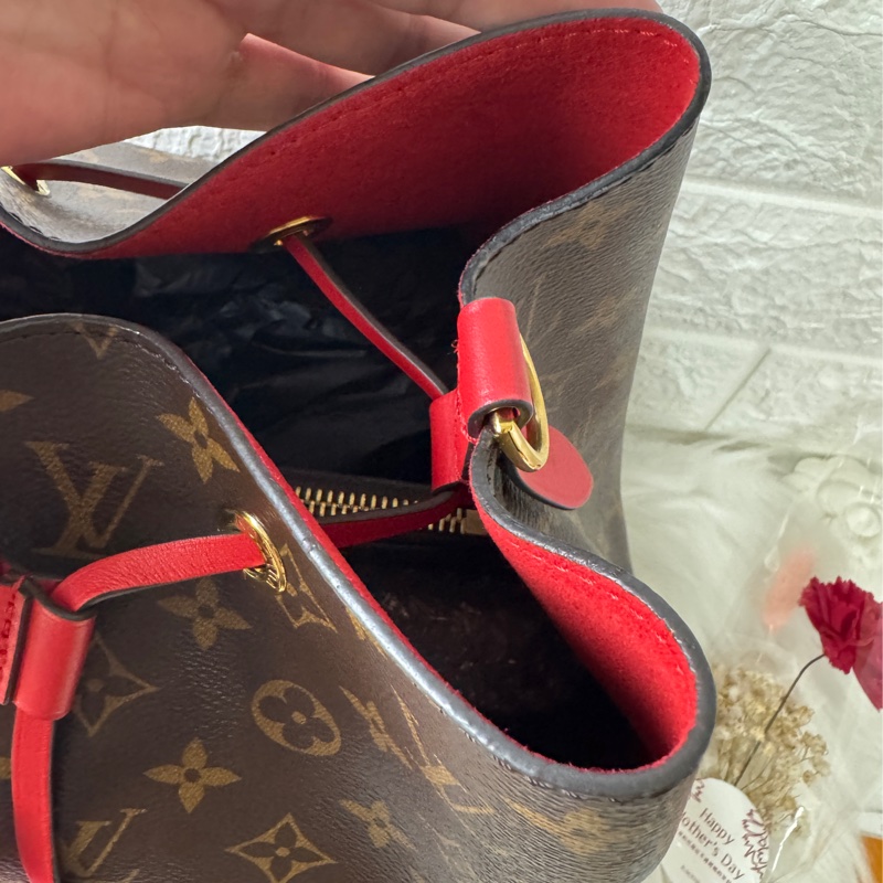 LV M44021 經典 Neonoe Monogram帆布印花牛皮 鑲飾束口斜背/肩背水桶包-4