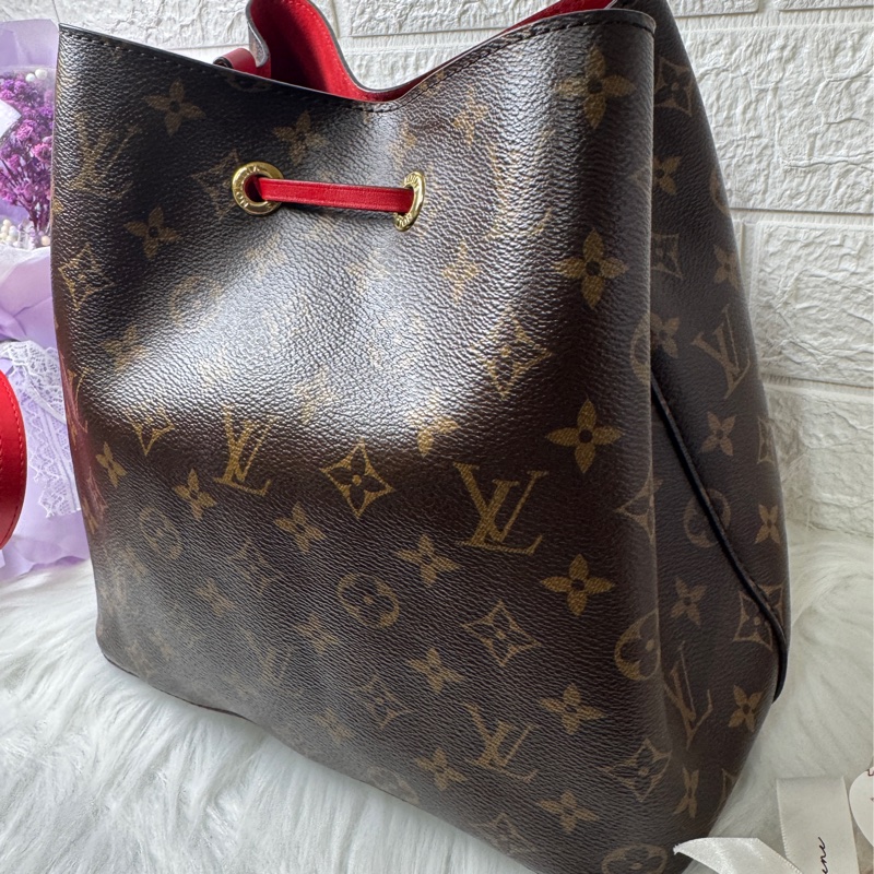 LV M44021 經典 Neonoe Monogram帆布印花牛皮 鑲飾束口斜背/肩背水桶包-7