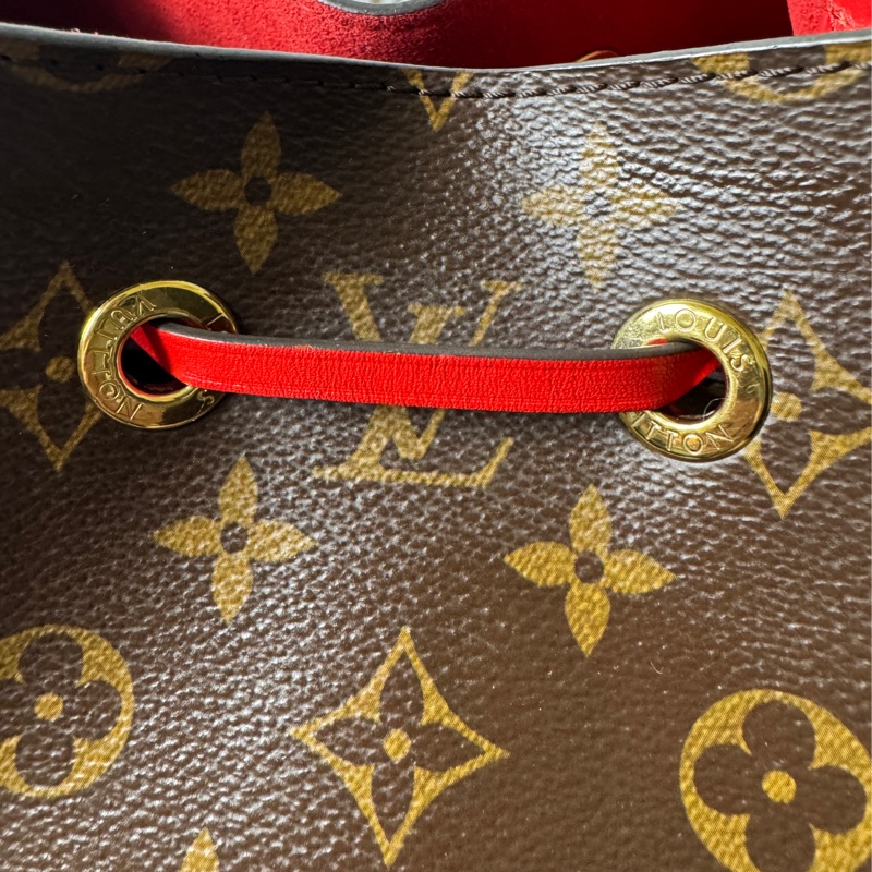 LV M44021 經典 Neonoe Monogram帆布印花牛皮 鑲飾束口斜背/肩背水桶包-9