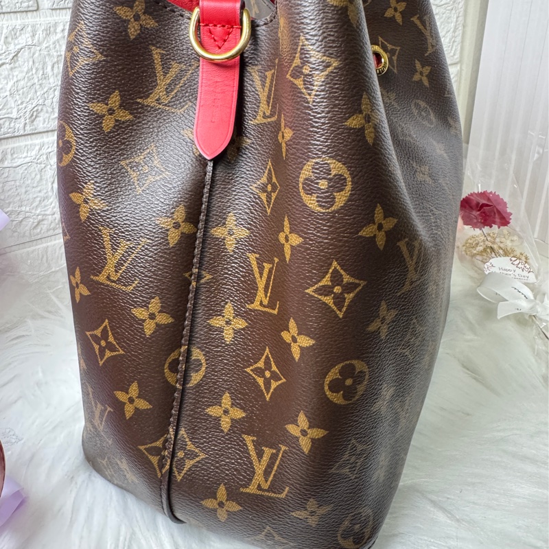 LV M44021 經典 Neonoe Monogram帆布印花牛皮 鑲飾束口斜背/肩背水桶包-10