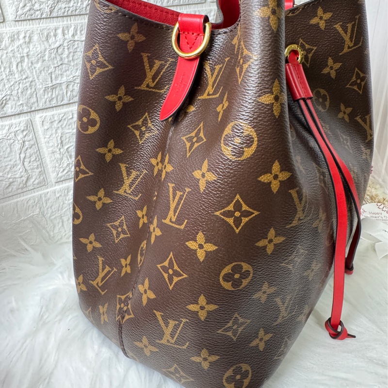 LV M44021 經典 Neonoe Monogram帆布印花牛皮 鑲飾束口斜背/肩背水桶包-11