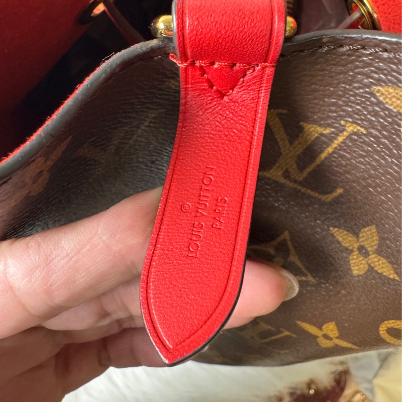 LV M44021 經典 Neonoe Monogram帆布印花牛皮 鑲飾束口斜背/肩背水桶包-12