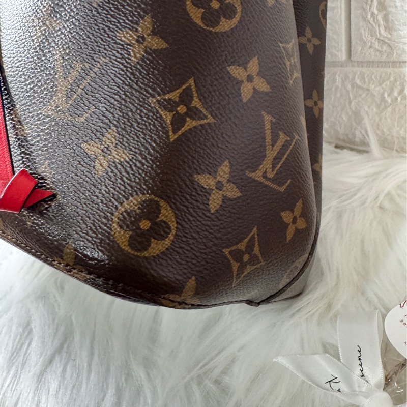 LV M44021 經典 Neonoe Monogram帆布印花牛皮 鑲飾束口斜背/肩背水桶包-15