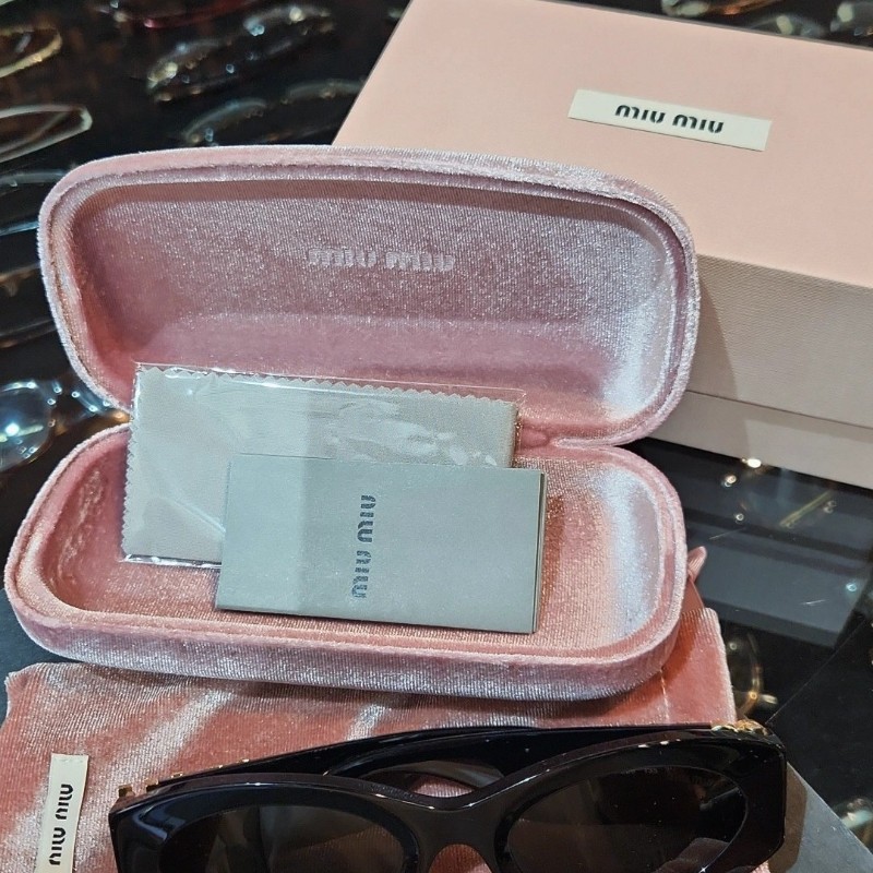 【全新正品】MIU MIU SMU11W 貓眼墨鏡 黑色 義大利製 附原廠盒 天鵝絨包裝 高質感精品太陽眼鏡-11