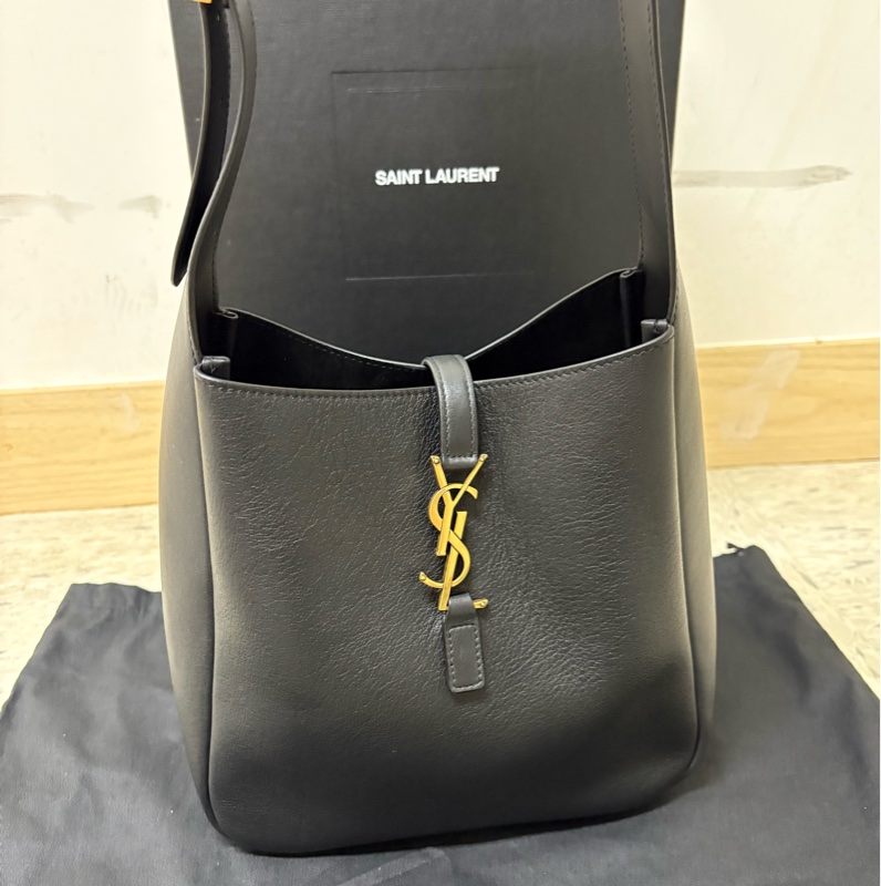 Yves Saint Laurent YSL 聖羅蘭 Hobo 黑金色 小號-1