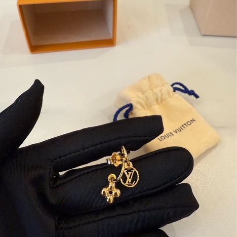 (全新未用）lv blooming經典小花耳環