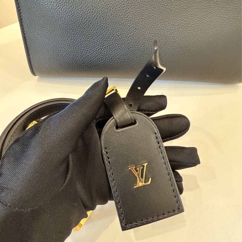 (極新美品)lv citysteamer 晶片款黑牛皮pm-6