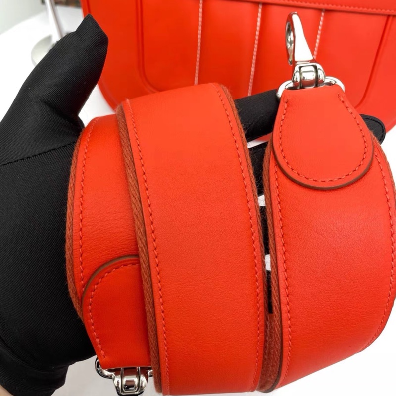 Hermes 愛馬仕 Berline 紅色單肩包 框R-5