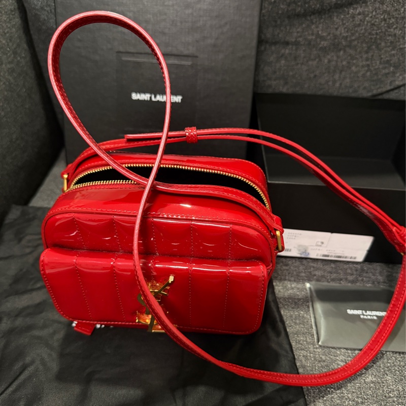 正品 SAINT LAURENT 紅 漆皮 VICKY 肩背包 斜背包 方胖子-14