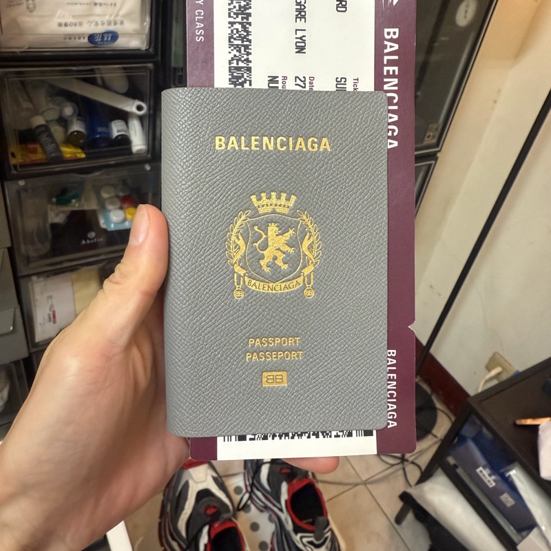 Balenciaga 灰色小牛皮長護照錢包-4