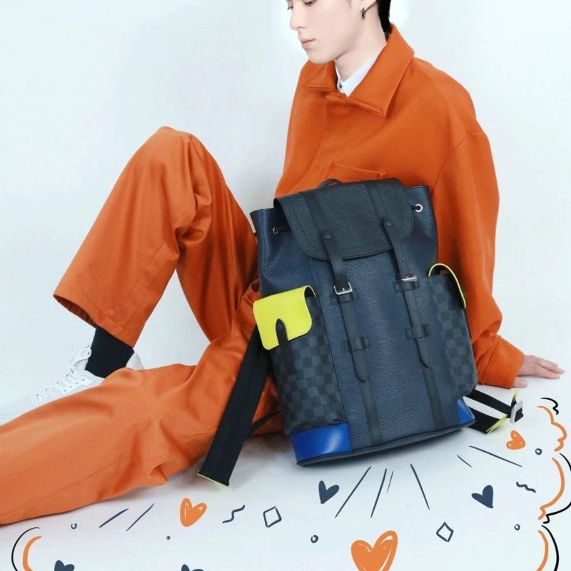 LV 拼色水波紋後背包34*43*12 98新配件塵袋-1