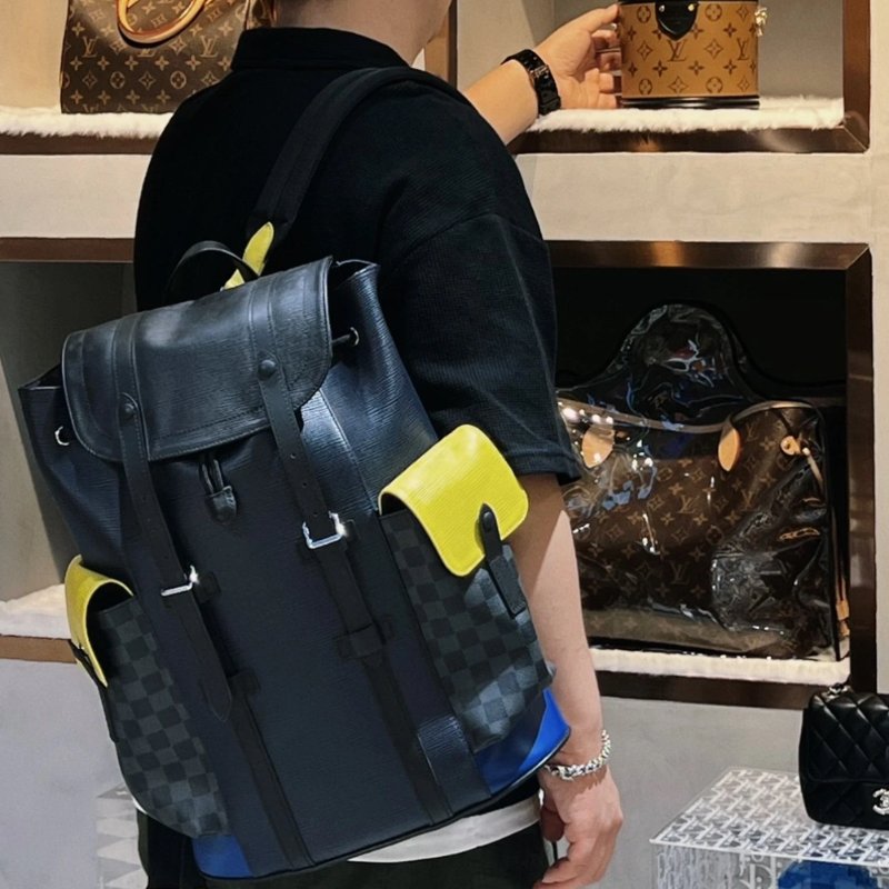 LV 拼色水波紋後背包34*43*12 98新配件塵袋-2