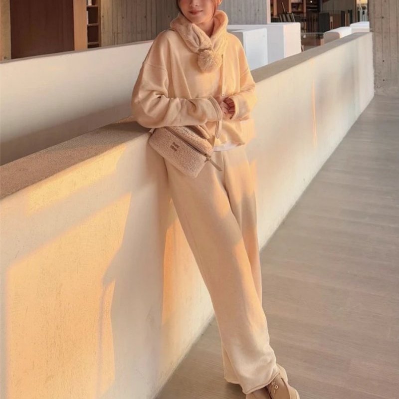 MIUMIU 金標LOGO拉鍊泰迪盒子包 19*11.5*8 全新閒置配件塵袋-2