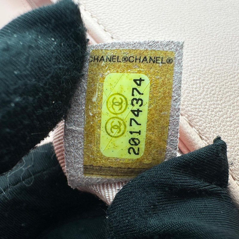 CHANEL Leboy 25 菱格紋羊皮櫻花粉斜褙袋-11