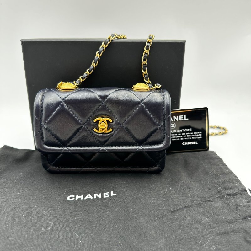 CHANEL shiny lamskin extra mini Flap 閃亮羊皮迷你豆腐包-0