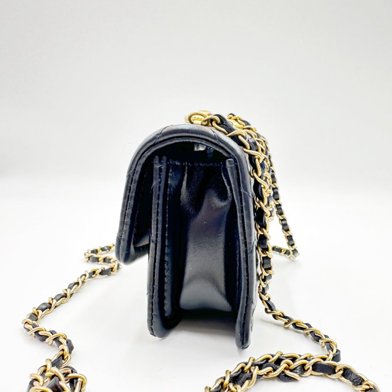 CHANEL shiny lamskin extra mini Flap 閃亮羊皮迷你豆腐包-3